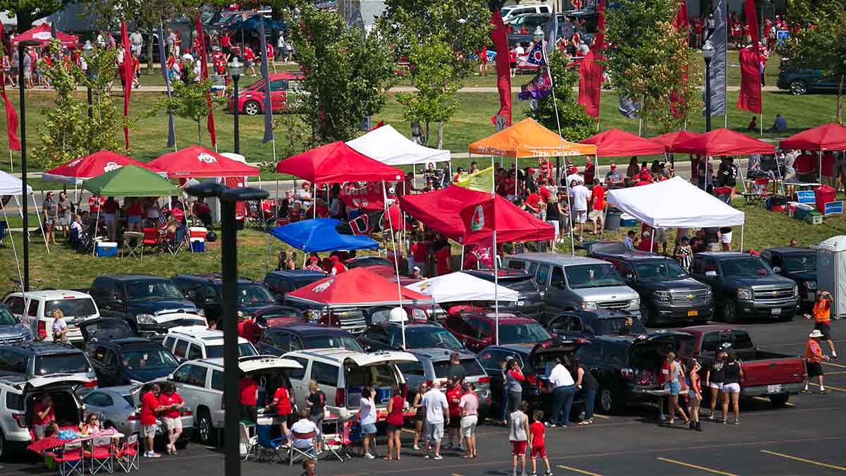 Tips for healthy tailgating