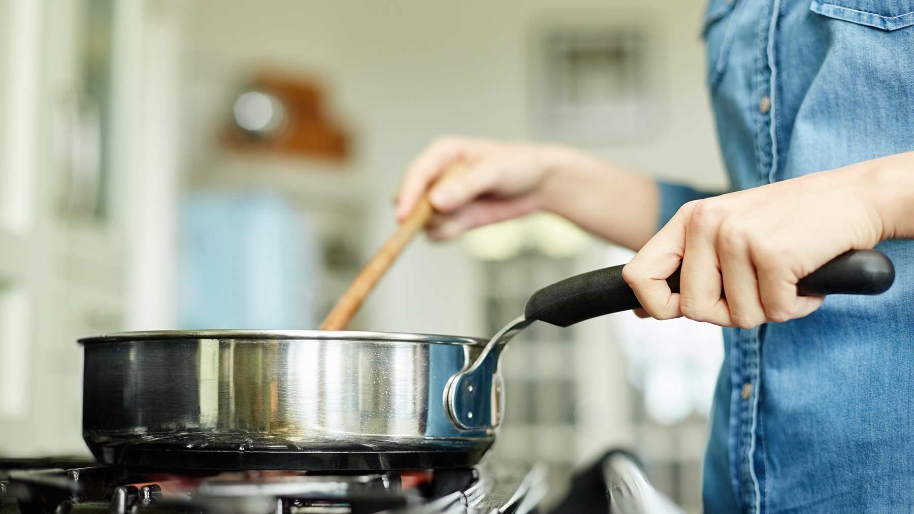 Ouch! I've burned my hand on a hot pan - now what? - Mayo Clinic News  Network