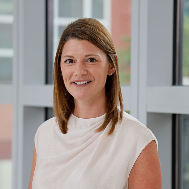 Shaw Jennifer460x460